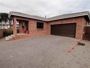 3 Bed Townhouse in Winterhoek Park