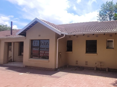 3 bedroom house for sale in Crystal Park