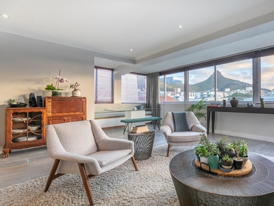 2 Bedroom Apartment Sold in Sea Point
