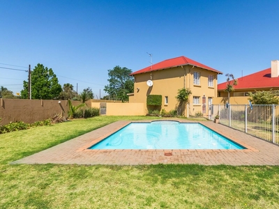 3 Bedroom Duplex For Sale in Krugersdorp North
