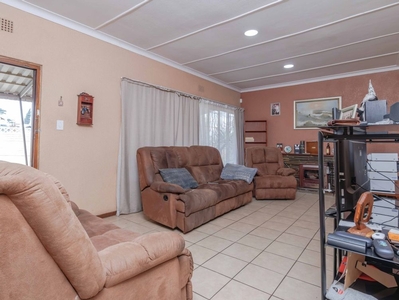 3 Bedroom House in Woodmere For Sale