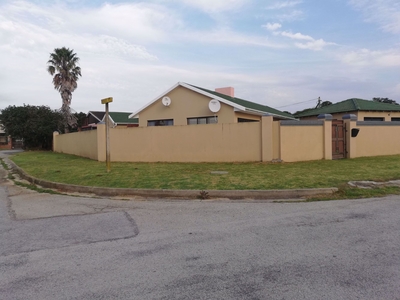 3 bedroom house to rent in Morningside (Port Elizabeth (Gqeberha))