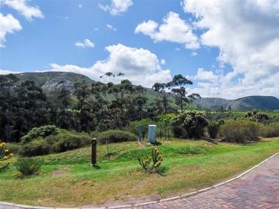 947 m² Land available in Crossways Farm Village