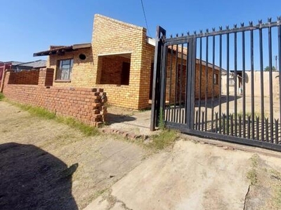 House For Sale In Mamelodi East, Pretoria