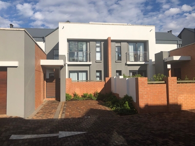 3 Bedroom Townhouse For Sale in Southdowns Estate