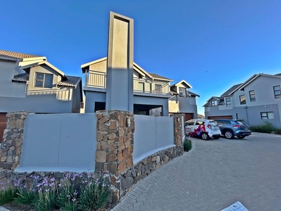 3 Bedroom Townhouse to rent in Woodland Hills Bergendal