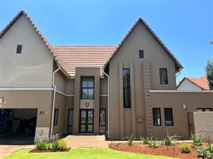 4 Bed House in Zwartkop Golf Estate