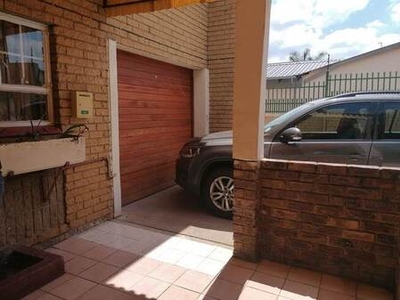 Shared Premises: Secure Clean Advanced Modern, Silverton | RentUncle