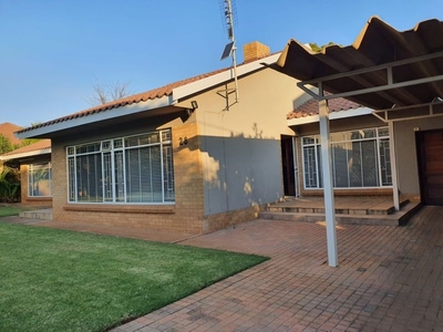 3 Bedroom house in Baillie Park For Sale