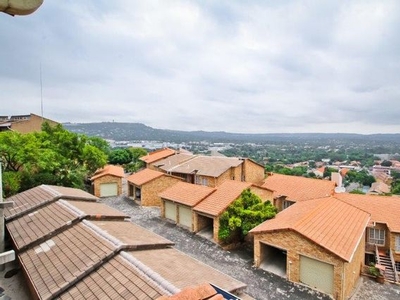 3 Bedroom Townhouse For Sale in Robin Hills