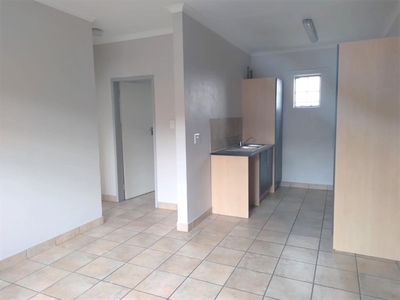 Apartment Rental Monthly in Rooihuiskraal