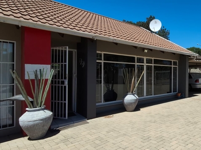 Commercial property to rent in Fichardt Park
