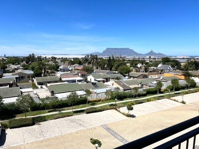 Fully Furnished with Breathtaking Table Mountain views!