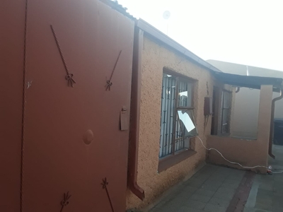 House For Sale in Daveyton