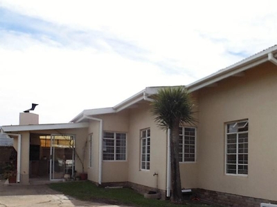 House for sale with 2 bedrooms, Humansdorp, Humansdorp