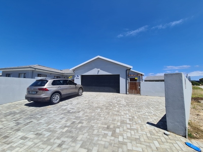 House for sale with 3 bedrooms, Fountains Estate, Jeffreys Bay