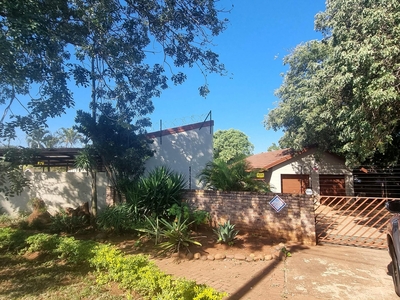 Property for sale with 3 bedrooms, Malelane, Malelane