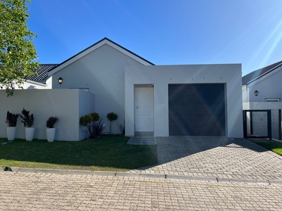 Property for sale with 3 bedrooms, Paarl South, Paarl