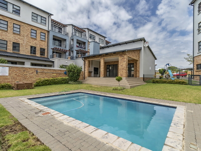 Sectional Title for sale with 3 bedrooms, Barbeque Downs, Midrand