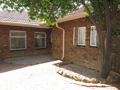 Simplex for sale with 3 bedrooms, Wingate Park, Pretoria