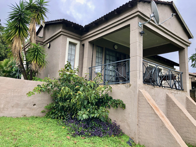 Townhouse for sale with 3 bedrooms, Stonehenge Ext 1, Nelspruit