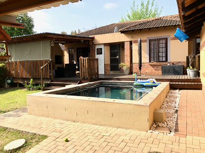 Townhouse for sale with 3 bedrooms, West Acres Ext 47, Nelspruit
