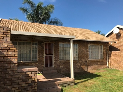 Townhouse Rental Monthly in Amberfield Crest Estate