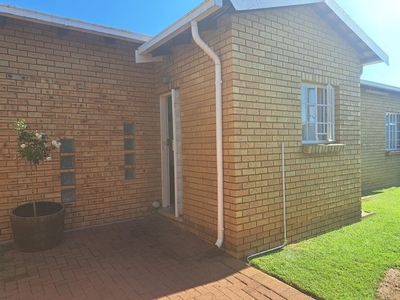 2 Bedroom Freehold For Sale in Delmas