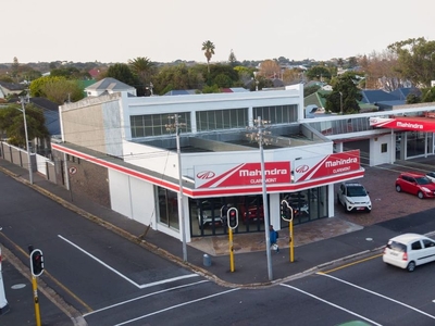 1,298m² Showroom To Let in Claremont