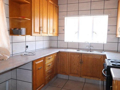 3 Bedroom House To Let in Edleen
