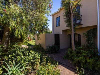 3 Bedroom Townhouse To Let in Tokai