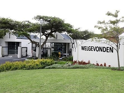 FOR SALE IN WELGEVONDEN ESTATE, DURBANVILLE ! LOVELY OWN TITLE FACE BRICK TOWN HOUSE IN QUIET CL...