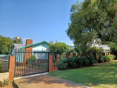 4 Bedroom Freestanding Sold in Rietfontein