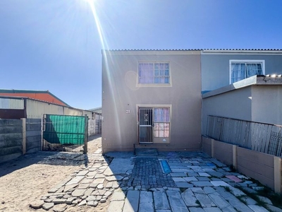 3-bedroom house for sale in Belhar for R850,000.