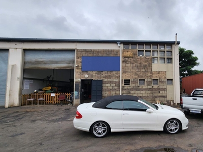 304m2 Warehouse TO RENT/ TO LET in Springfield | Swindon Property