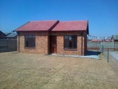 Cute 2 bedroom free standing house to let. Pet friendly - Richards Bay