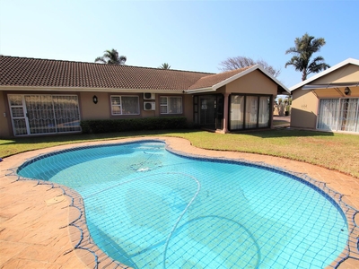 Hendra Estates - Stunning 4 bedroom home with teen pad to rent in La Lucia