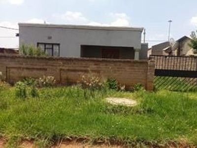 RDP WITH LOTS OF SPACE FOR SALE IN FINE TOWN ORANGE FARM WITH TITLEDEED – CASH BUYERS ONLY