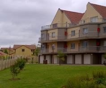 Spacious 4 bedroom townhouse for rent in Midrand security complex - Midrand