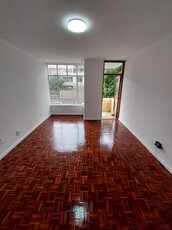 Unfurnished 2 bedroom apartment to let in Tamboerskloof