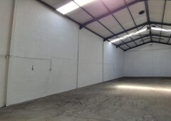 2,280m warehouse for sale in racing park