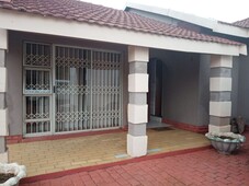 3 Bedroom House For Sale in Unitas Park