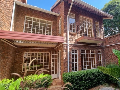 2 Bedroom duplex townhouse - sectional rented in Lynnwood Glen, Pretoria