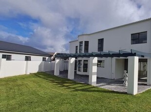 6 Bedroom House For Sale in Myburgh Park