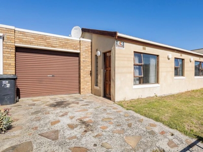 3 Bedroom house for sale in Heathfield, Cape Town