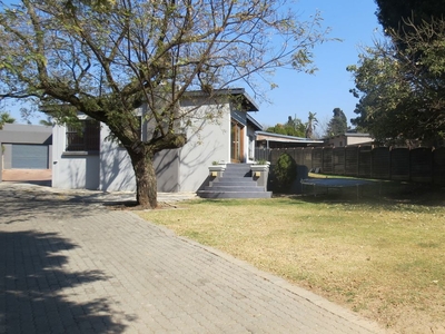 3 Bedroom House For Sale in Illiondale