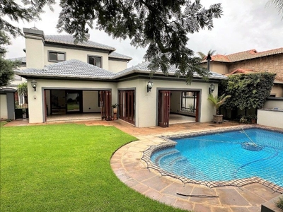 5 Bedroom House To Let in Midstream Estate