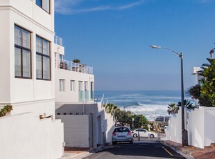 Apartment For Sale in Bantry Bay