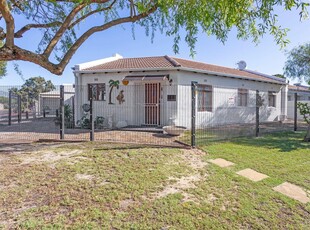 House For Sale in Edgemead