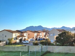 House For Sale in Fairview Golf Estate, Gordons Bay